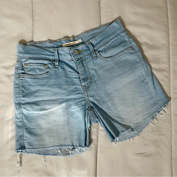 LEVIS Cut Off Shorts - Picture 4 of 6